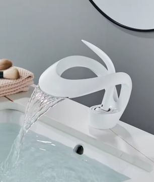 Badkamer Mengkraan Waterval – Enkele Handgreep Wastafel Kraan Messing, Modern en Duurzaam