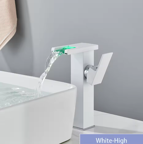 LED Badkamer Wastafelkraan Messing – Waterval Mengkraan Warm en Koud met Enkele Hendel