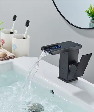 LED Badkamer Wastafelkraan Messing – Waterval Mengkraan Warm en Koud met Enkele Hendel