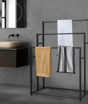 Vrijstaand Handdoekenrek met 3 Niveaus – Verstelbare Hoogte, Staal en IJzer, Modern Design