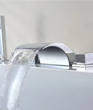 Moderne Waterval Badkamerkraan – Brede Uitloop en Handsproeier, Anti-Spat, Duurzaam