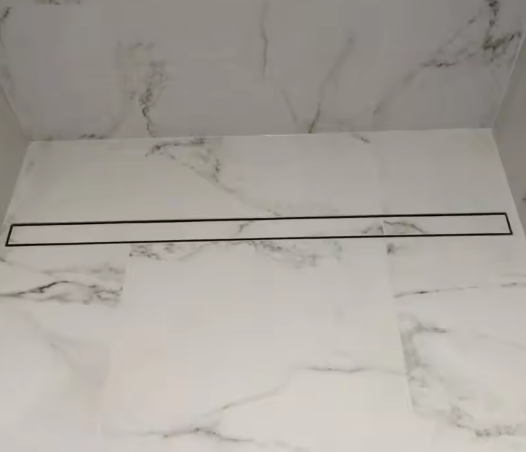 RVS Lineaire Doucheafvoer Met Middenuitlaat – Zwaar Uitgevoerd Badkamerrooster