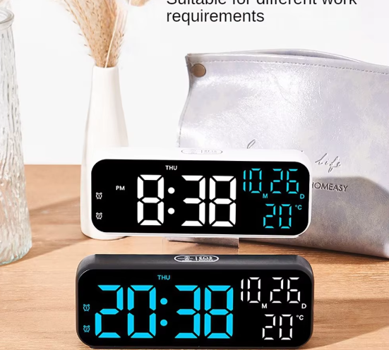 Digitale LED Wekker met Temperatuur, Datum en Spraakbesturing – Nachtmodus en Dubbel Alarm