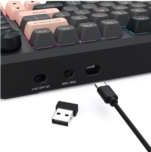 81 Toetsen Mechanisch Gaming Toetsenbord – Tri-Mode RGB met Pakkingstructuur en Ruisdemping