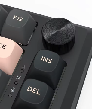 81 Toetsen Mechanisch Gaming Toetsenbord – Tri-Mode RGB met Pakkingstructuur en Ruisdemping