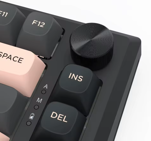 81 Toetsen Mechanisch Gaming Toetsenbord – Tri-Mode RGB met Pakkingstructuur en Ruisdemping