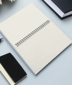 Vintage Kraft Spiraal Notitieboekje – Dagboek en; Planner voor Schrijven, Tekenen en Schetsen – 8,3 x 11,7 cm