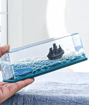 Black Pearl Boot Vloeistofdecoratie – Drijvende Scheepsfles van Acryl, Onbreekbaar en Roterend Design