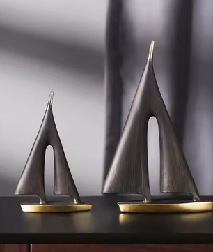 Gladde Zeilboot Ornament van Hars – Maritieme Woondecoratie voor Woonkamer en Bureau