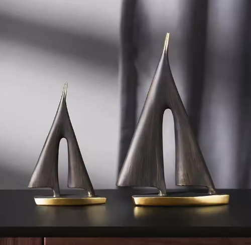 Gladde Zeilboot Ornament van Hars – Maritieme Woondecoratie voor Woonkamer en Bureau