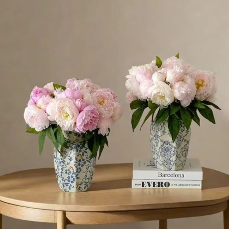 Handgeschilderde Blauw-Witte Porseleinen Vaas – Elegante Keramische Bloemenvaas voor Woonkamer en Tafeldecoratie