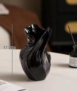 Scandinavische Keramische Vaas 17,5 cm – Abstract Gras Design Decoratieve Bloemenvaas voor Woonkamer en Bureau