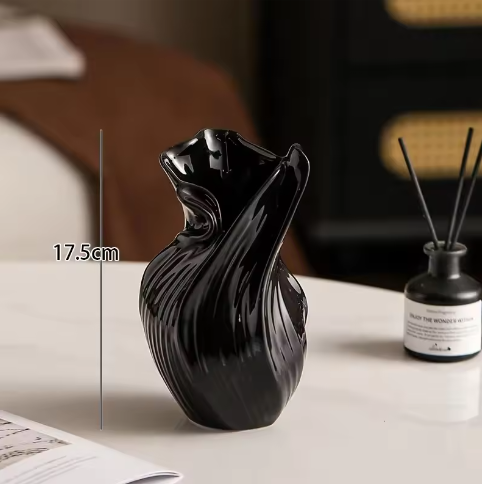 Scandinavische Keramische Vaas 17,5 cm – Abstract Gras Design Decoratieve Bloemenvaas voor Woonkamer en Bureau