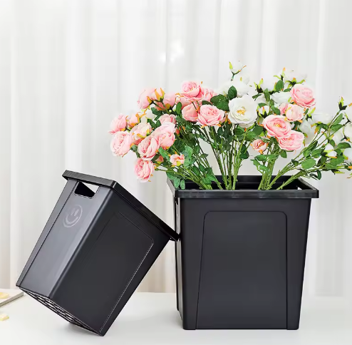 Rustieke Boerderij Bloemenemmer – Kleine Zwarte Plastic Vaas voor Boeket Decoratie