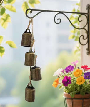 Rustieke Kerstklokken Decoratie – IJzeren Windgong met 4 Bellen voor Binnen en Buiten