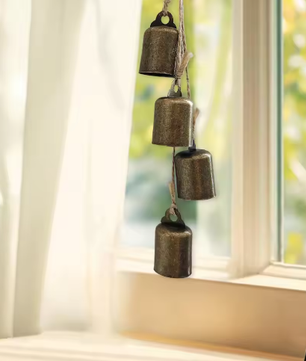 Rustieke Kerstklokken Decoratie – IJzeren Windgong met 4 Bellen voor Binnen en Buiten