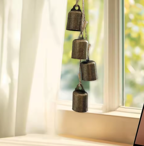 Rustieke Kerstklokken Decoratie – IJzeren Windgong met 4 Bellen voor Binnen en Buiten
