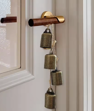 Rustieke Kerstklokken Decoratie – IJzeren Windgong met 4 Bellen voor Binnen en Buiten