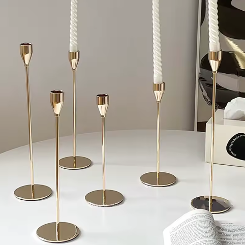 Hoge Kandelaar met Voet – Metalen Kaarsenhouder voor Tafel Decoratie