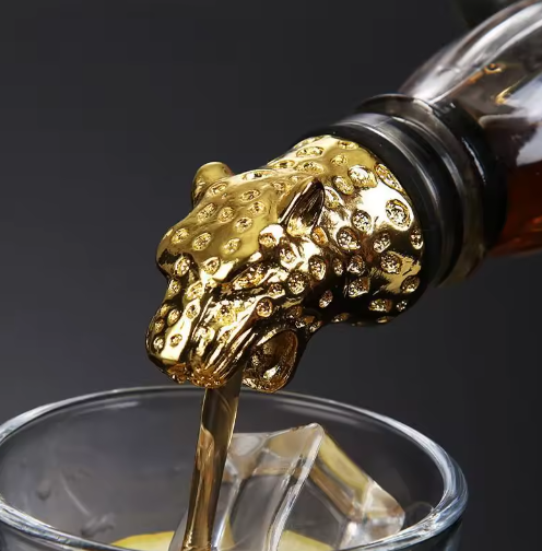 Retro Wijnschenker met Flessenstop – RVS Schenktuit en Zinklegering Wijnbeluchter