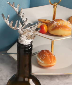 Retro Wijnschenker met Flessenstop – RVS Schenktuit en Zinklegering Wijnbeluchter