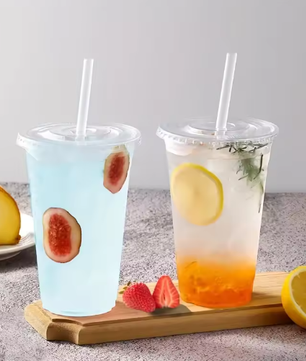 Set van 50 Wegwerp Plastic Bekers met Deksels – 12/16 oz Bekers voor IJskoffie, Smoothies en Koude Drankjes