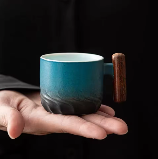 Set van 6 Retro Keramische Espressokopjes met Houten Handvat – 70 ml