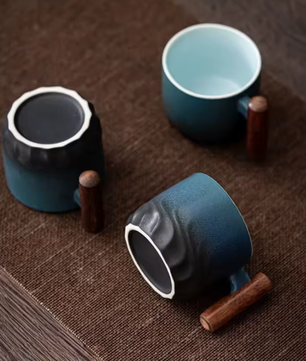 Set van 6 Retro Keramische Espressokopjes met Houten Handvat – 70 ml