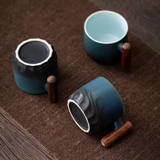 Set van 6 Retro Keramische Espressokopjes met Houten Handvat – 70 ml