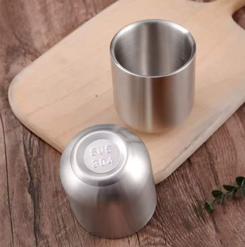 Set van 2 Dubbelwandige RVS Mokken 280 ml – Geïsoleerde Metalen Drinkbekers voor Thuis, Restaurant en Camping