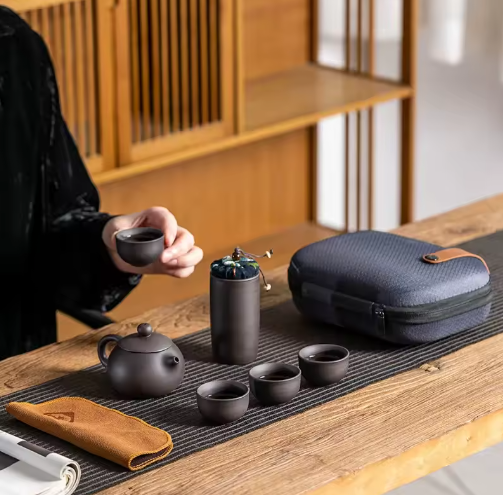 Draagbaar Reistheeservies – Paarse Klei Theepot met 4 Theekopjes