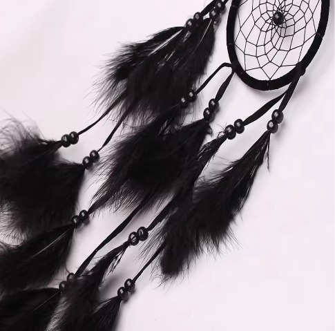 Handgemaakte Dromenvanger met Veren en Kralen – Decoratieve Wandhanger voor Slaapkamer en Interieur