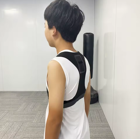 Voetbal Trainingsvest met Tracker Vak – Ademend Sportvest voor Prestatie en Training