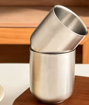 Set van 2 Dubbelwandige RVS Mokken 280 ml – Geïsoleerde Metalen Drinkbekers voor Thuis, Restaurant en Camping