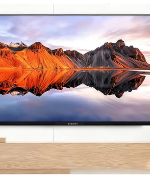 32 Inch Smart TV met Google TV – Compact Design, Dolby Audio en Kleurrijk LED Scherm