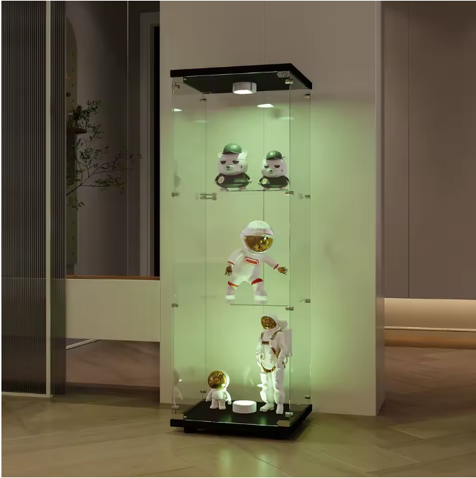 Drielaagse Glazen Vitrinekast met LED – Zwart en Modern