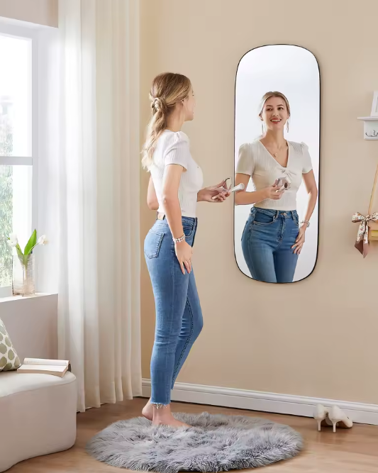 Gebogen Full-Length Wandspiegel 120×47 cm – Frameloos en Modern