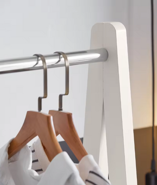 Vrijstaande Jurkenstandaard – Kapstok met Jurkbar en 2 Planken