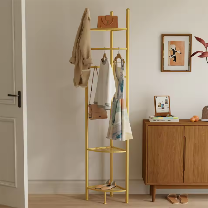 Gouden Hoekkapstok – Vrijstaand Kledingrek met Planken en Haken