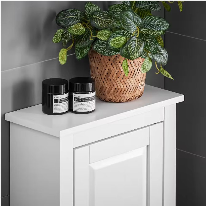 Witte Wandkast met Deur – Compact Badkamermeubel met 2 Planken