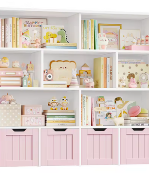 Kinderboekenkast met 4 Rolbakken en 8 Planken – 125,5×33×118 cm Wit/Roze
