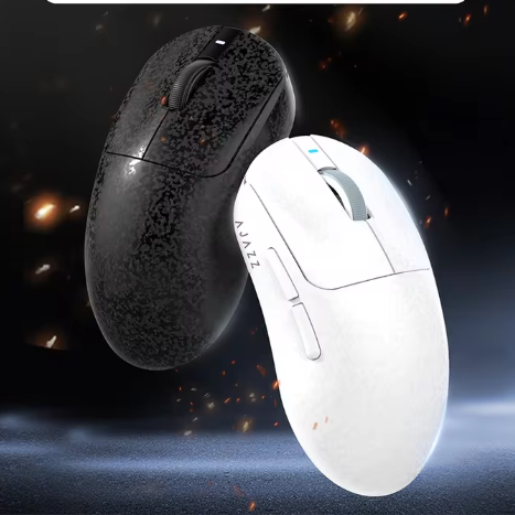 Ultralichte Tri-Mode Draadloze Gaming Muis – Koolstofvezel Design en 24.000 DPI Precisie