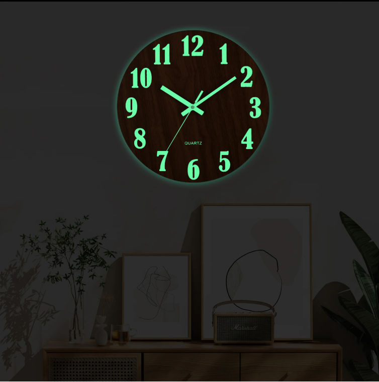 Lichtgevende Houten Wandklok – Stille Scandinavische Muurklok met Glow-in-the-Dark Cijfers