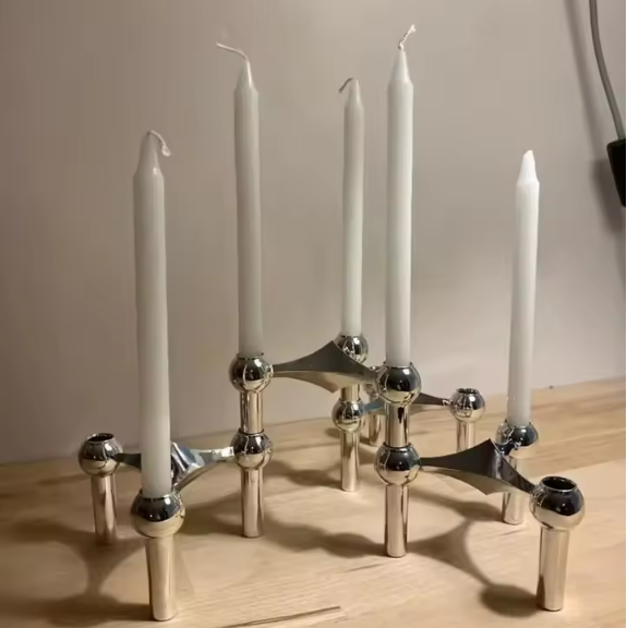 Noordse Metalen Moleculaire Kandelaar – Modern Design Kaarsenhouder voor Woondecoratie