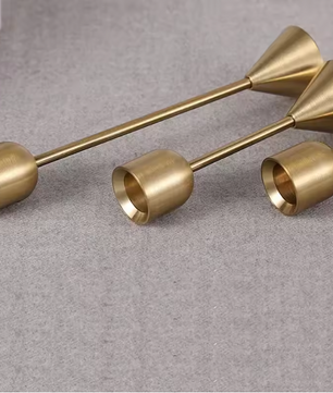 Luxe Gouden Metalen Kandelaar – Elegante Tafelkandelaar voor Bruiloft en Woondecoratie