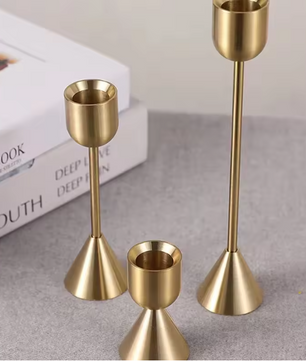 Luxe Gouden Metalen Kandelaar – Elegante Tafelkandelaar voor Bruiloft en Woondecoratie