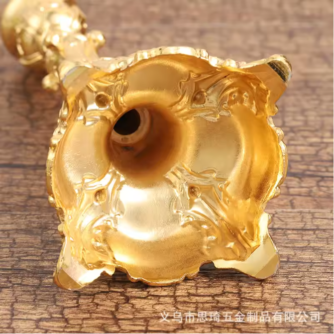 Europese Retro Zinklegering Kandelaar – Klassieke Kaarsenhouder Decoratie