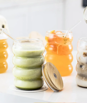 Set van 4 Geribbelde Glazen Bekers met Rietjes – Creatieve Drinkglazen voor Koffie, Cocktails en Frisdrank