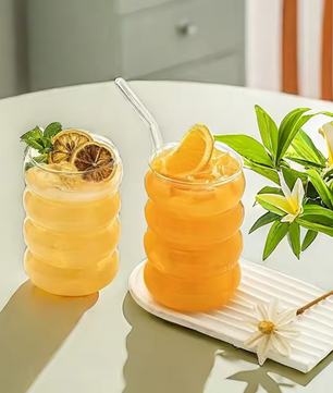 Set van 4 Geribbelde Glazen Bekers met Rietjes – Creatieve Drinkglazen voor Koffie, Cocktails en Frisdrank