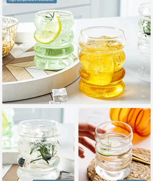 Set van 4 Vintage Geribbelde Glazen Bekers met Rietjes – Esthetische Drinkglazen voor Koffie, Sap en Cocktails